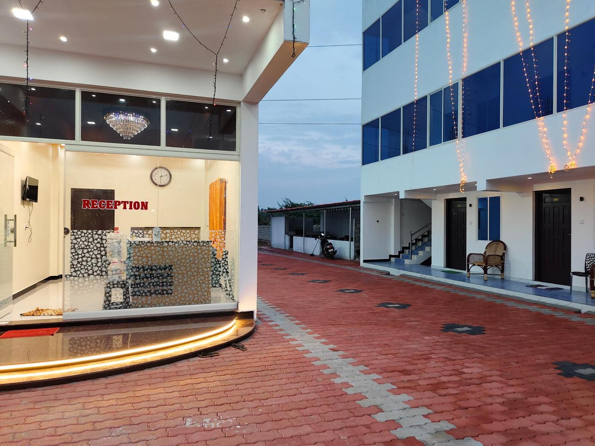 Hotel Sonia Mahi Inn Komoryn Zewnętrze zdjęcie