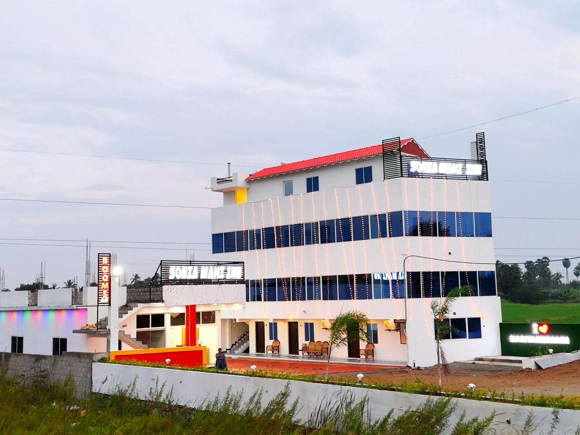 Hotel Sonia Mahi Inn Komoryn Zewnętrze zdjęcie