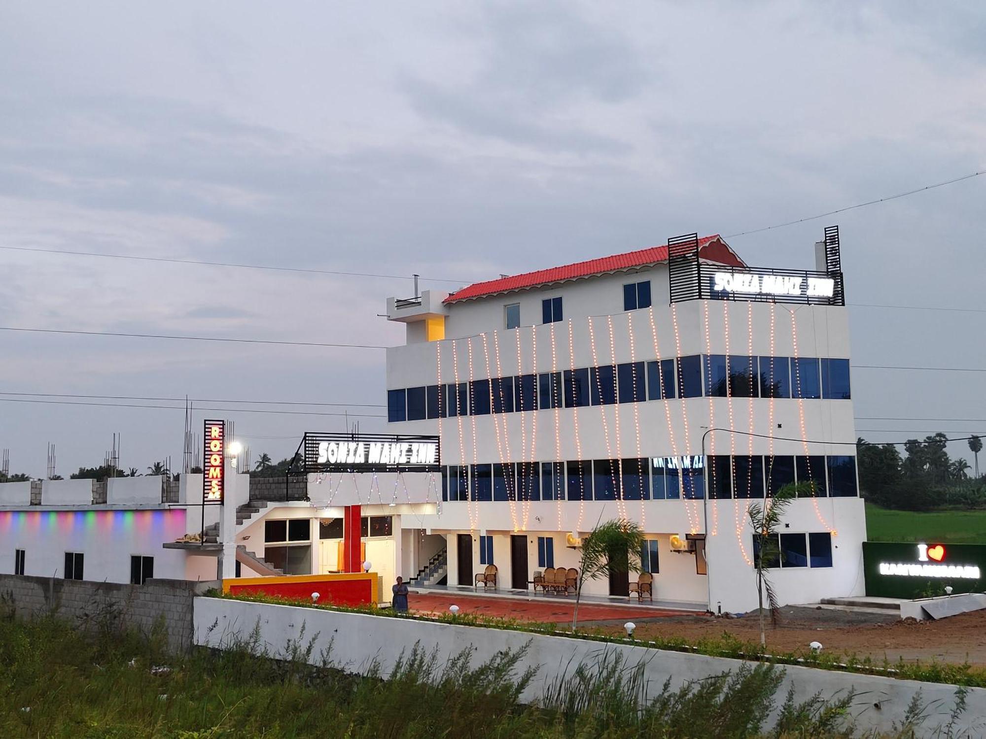 Hotel Sonia Mahi Inn Komoryn Zewnętrze zdjęcie